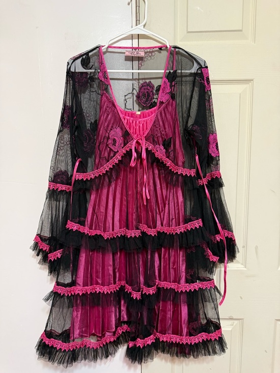 Other - Women’s Hot Pink & Black Lace nightgown